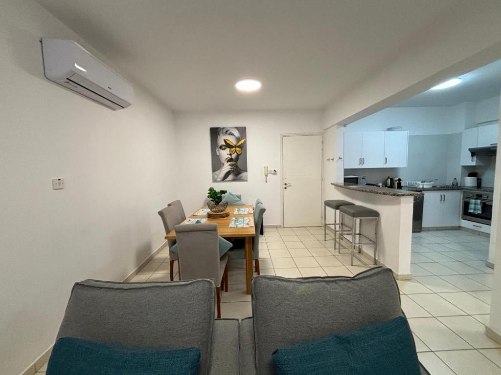 Cozy Apartment In Paphos Beautiful Complex Eksteriør bilde