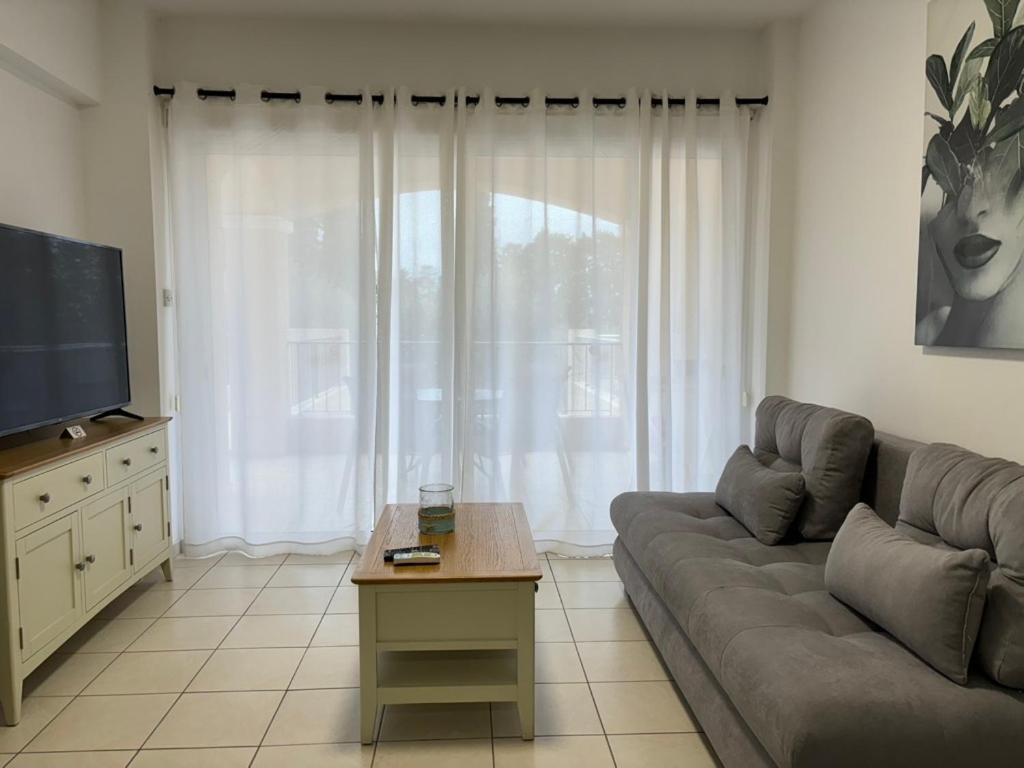 Cozy Apartment In Paphos Beautiful Complex Eksteriør bilde