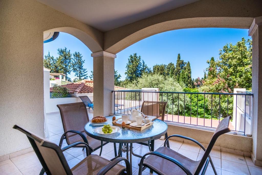 Cozy Apartment In Paphos Beautiful Complex Eksteriør bilde